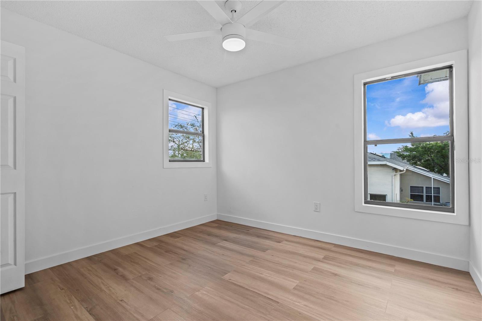 Image 39 of 60 For 10296 Horizon Drive