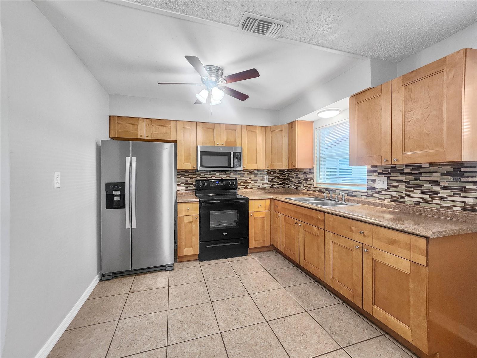 Image 5 of 16 For 9043 109th Avenue