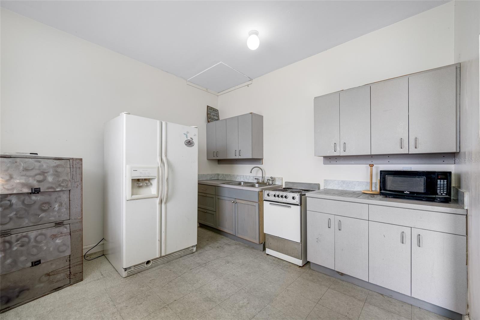 Image 8 of 21 For 23 Ada Street