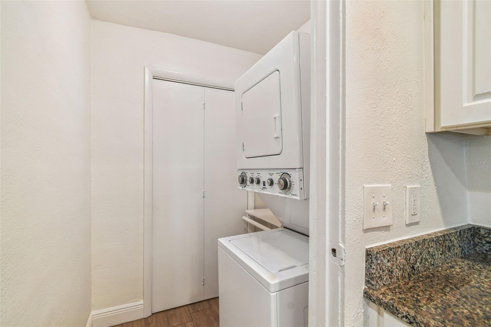 Image 13 of 26 For 3215 Villa Rosa Street