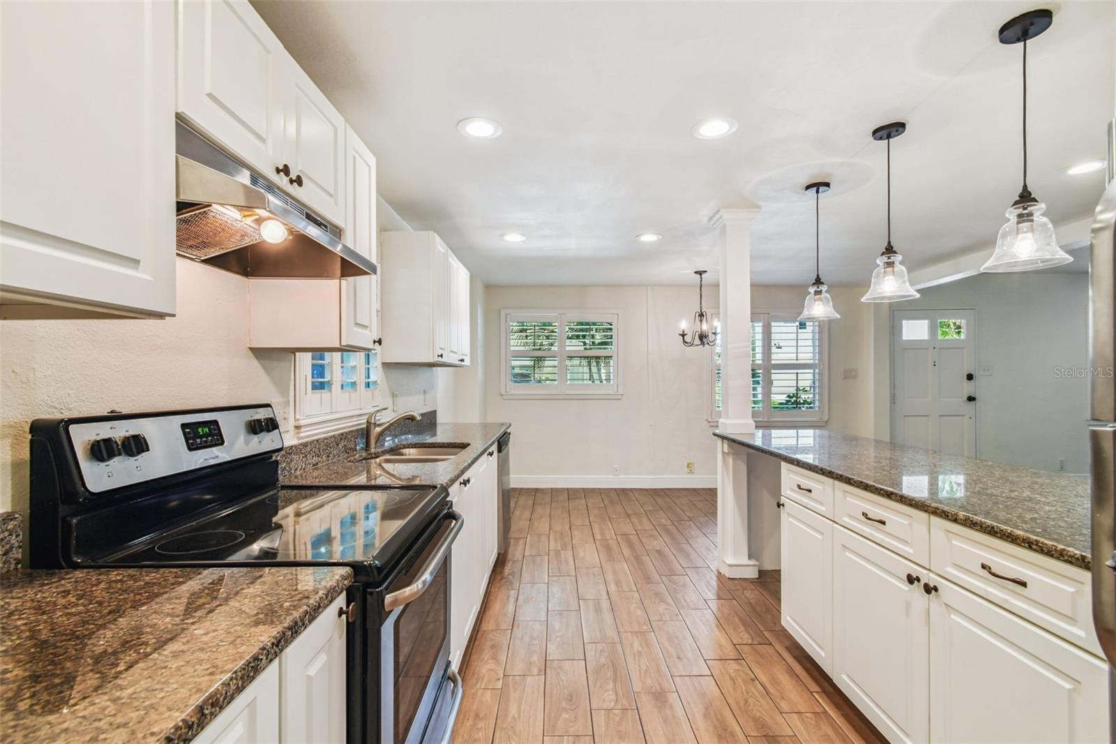 Image 14 of 26 For 3215 Villa Rosa Street