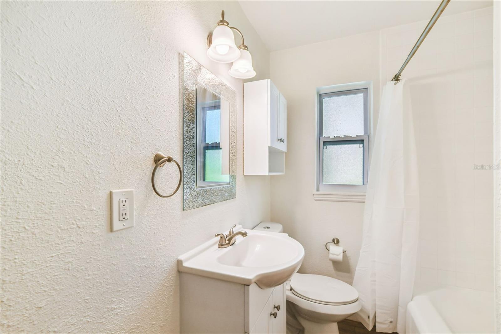 Image 17 of 26 For 3215 Villa Rosa Street