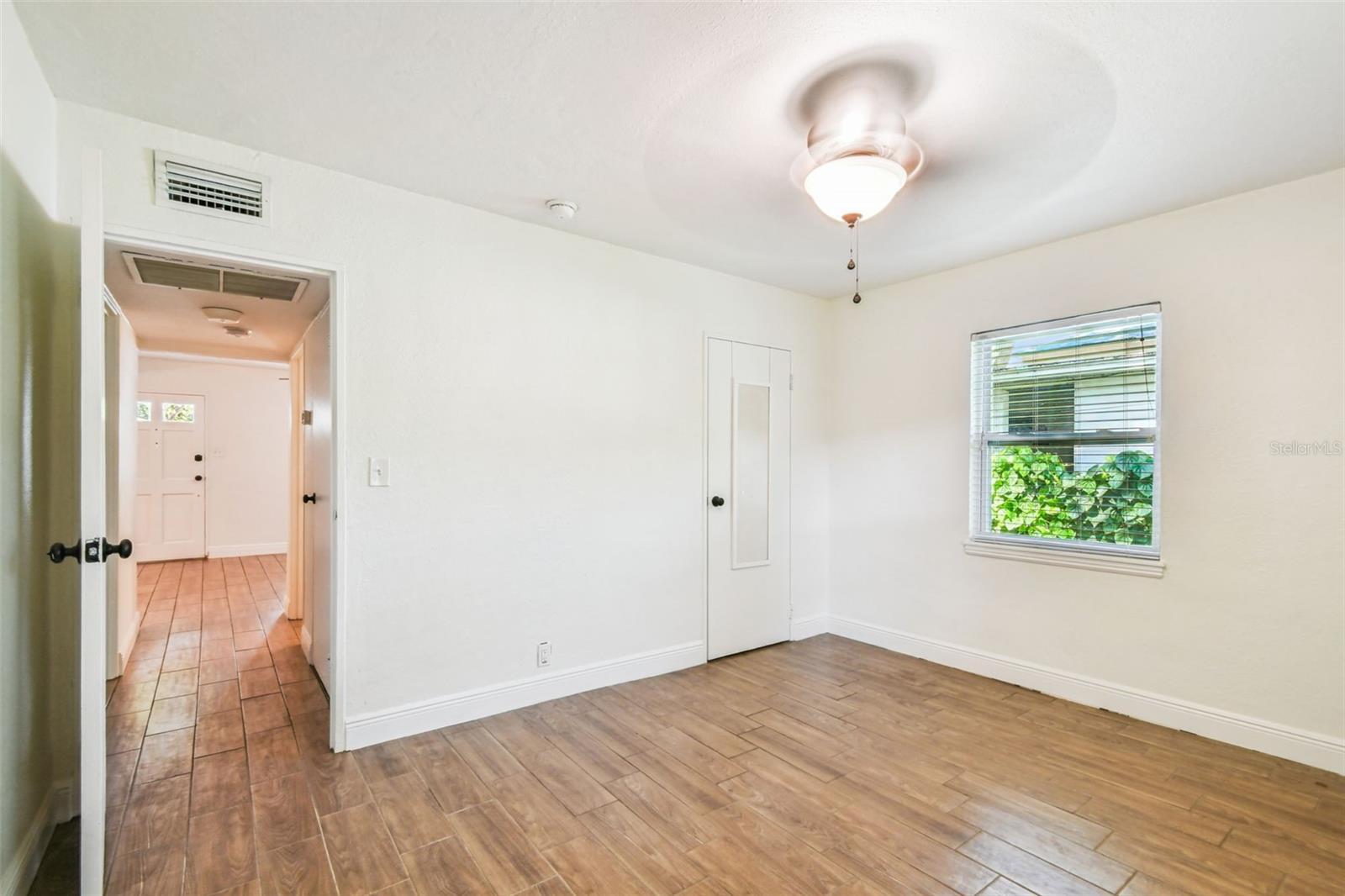 Image 18 of 26 For 3215 Villa Rosa Street