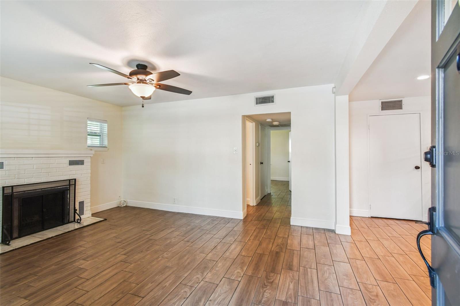 Image 3 of 26 For 3215 Villa Rosa Street