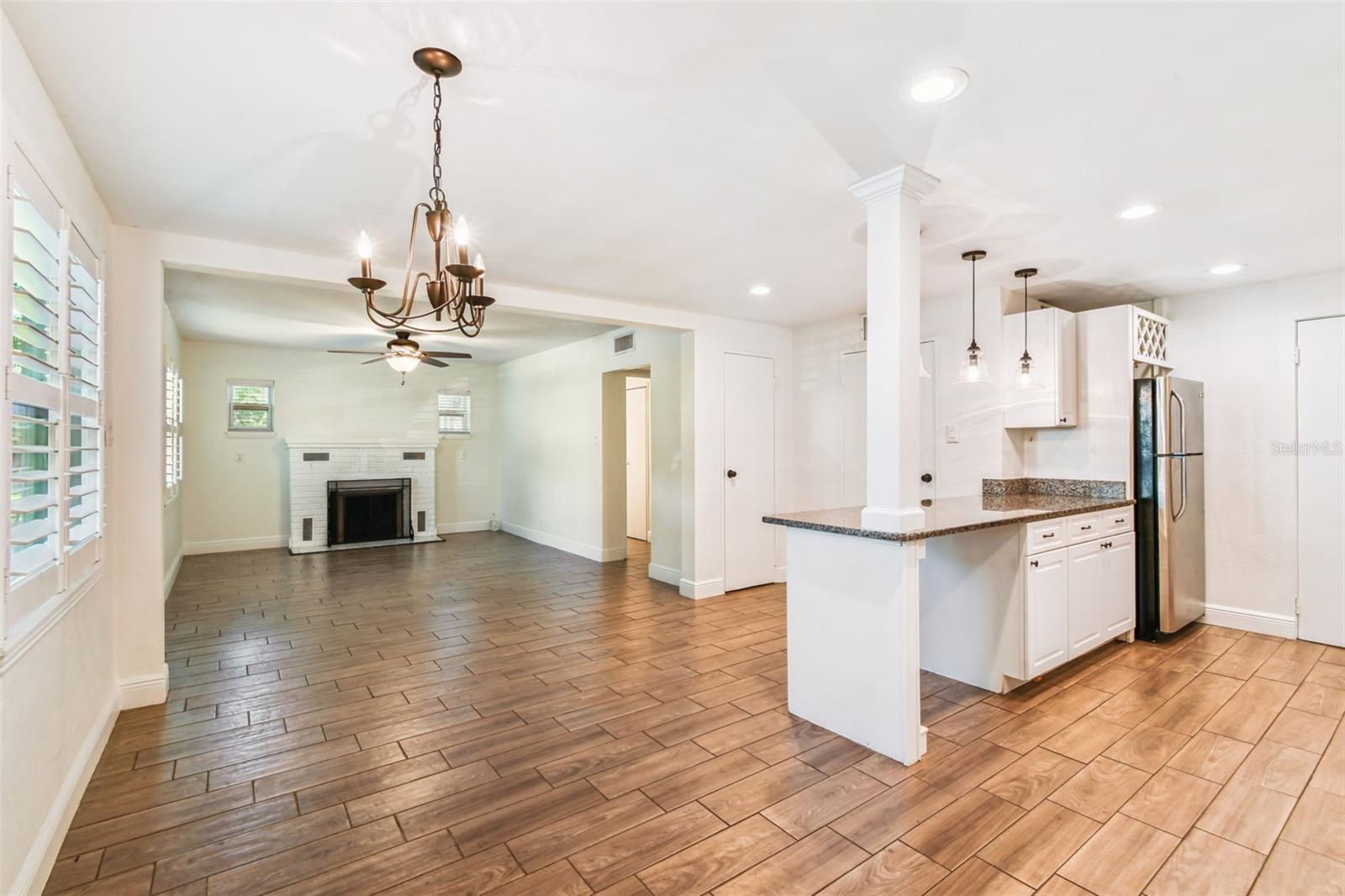 Image 7 of 26 For 3215 Villa Rosa Street