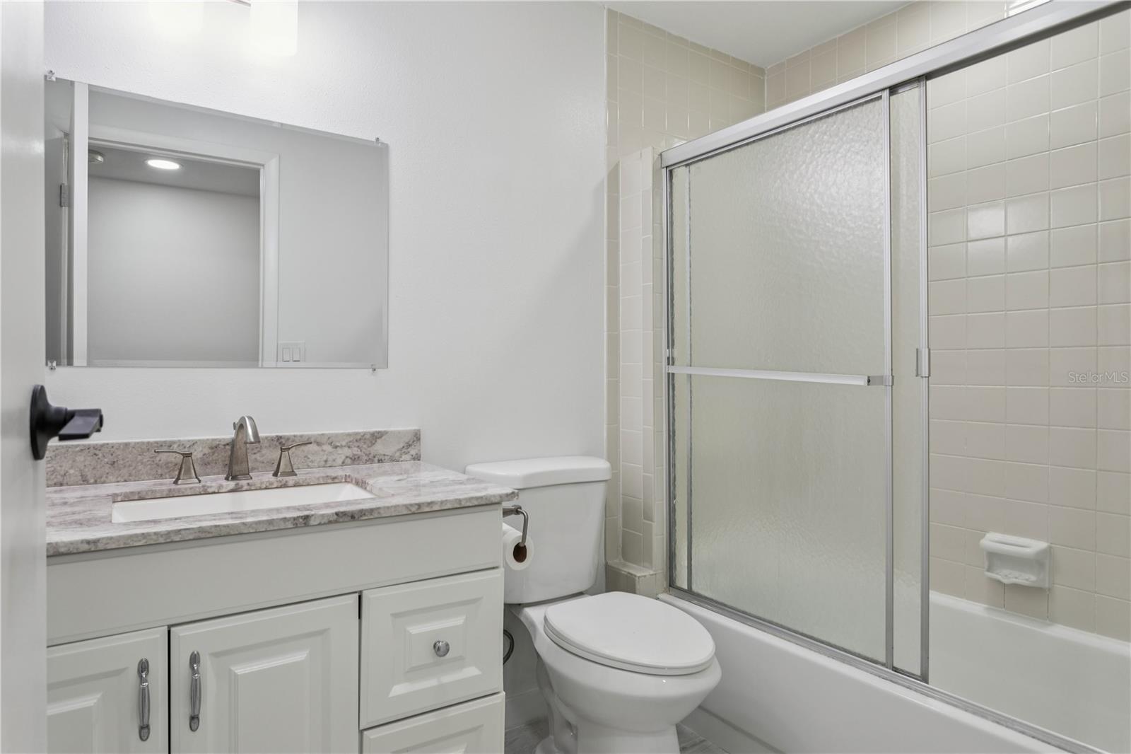 Listing photo id 8 for 138 Hunter Lake Drive F