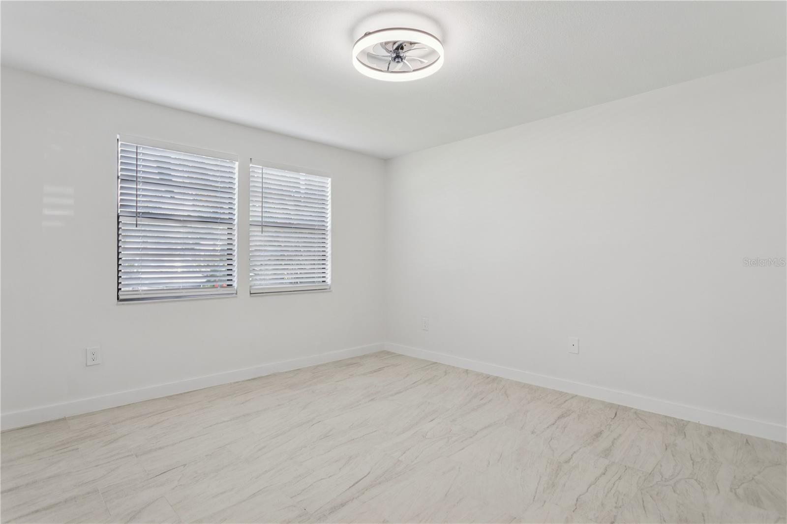 Listing photo id 9 for 138 Hunter Lake Drive F
