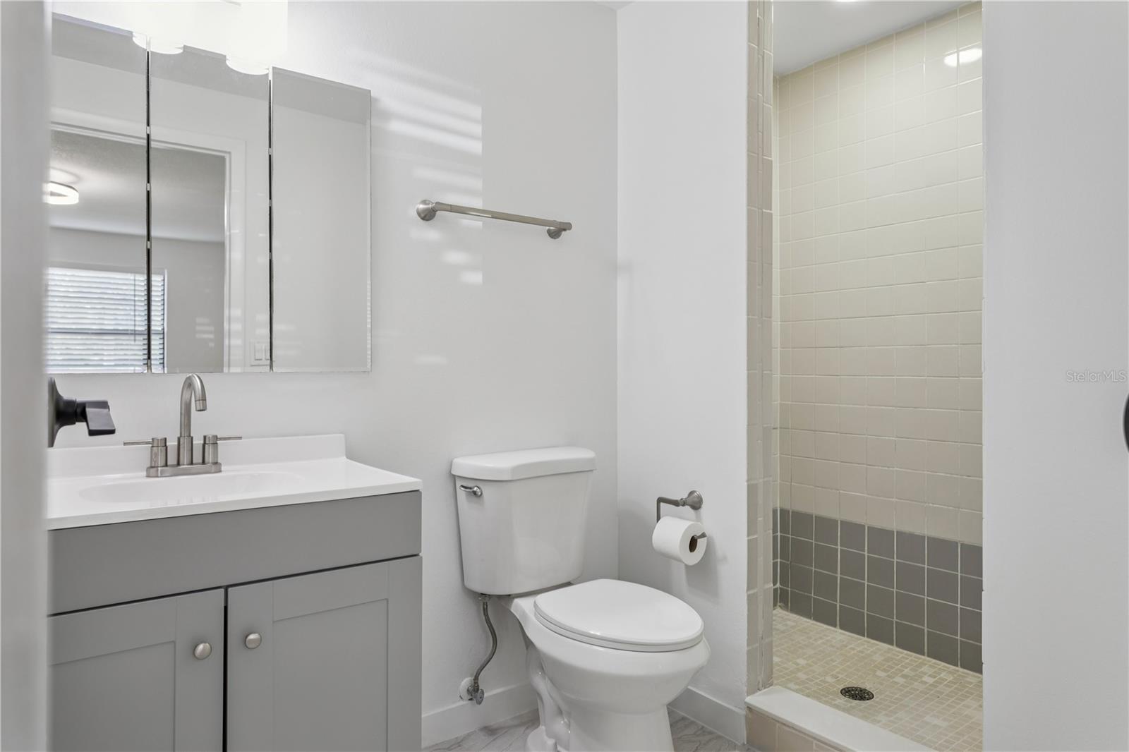Listing photo id 11 for 138 Hunter Lake Drive F