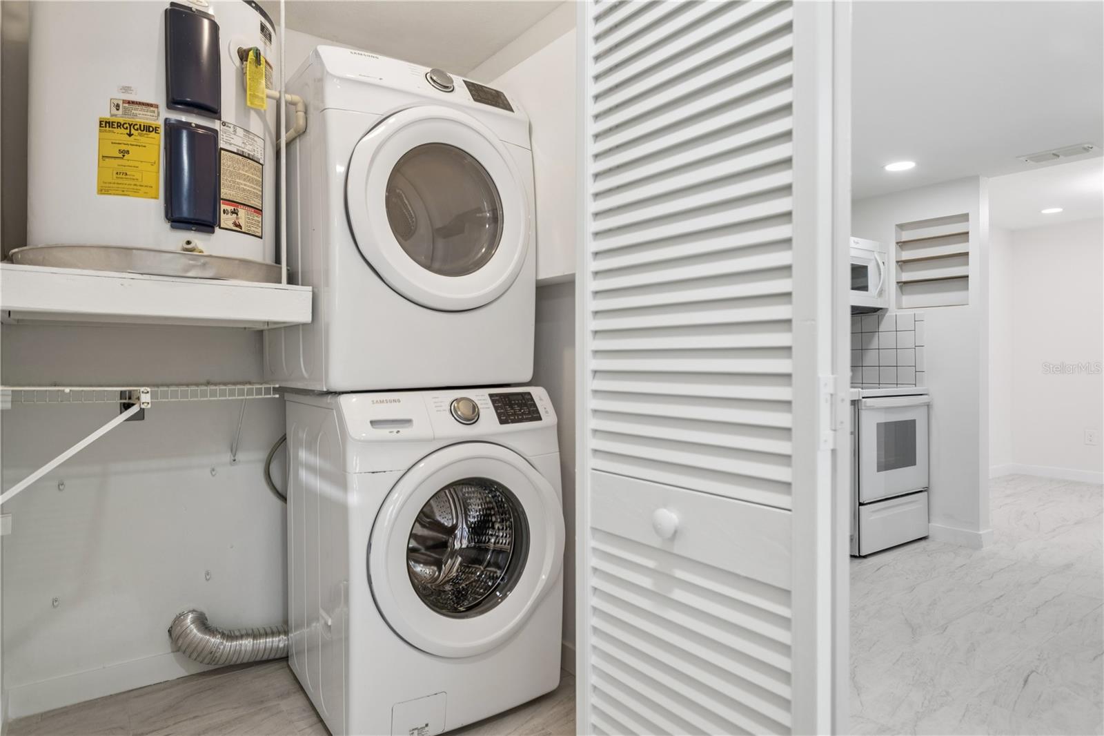 Listing photo id 12 for 138 Hunter Lake Drive F