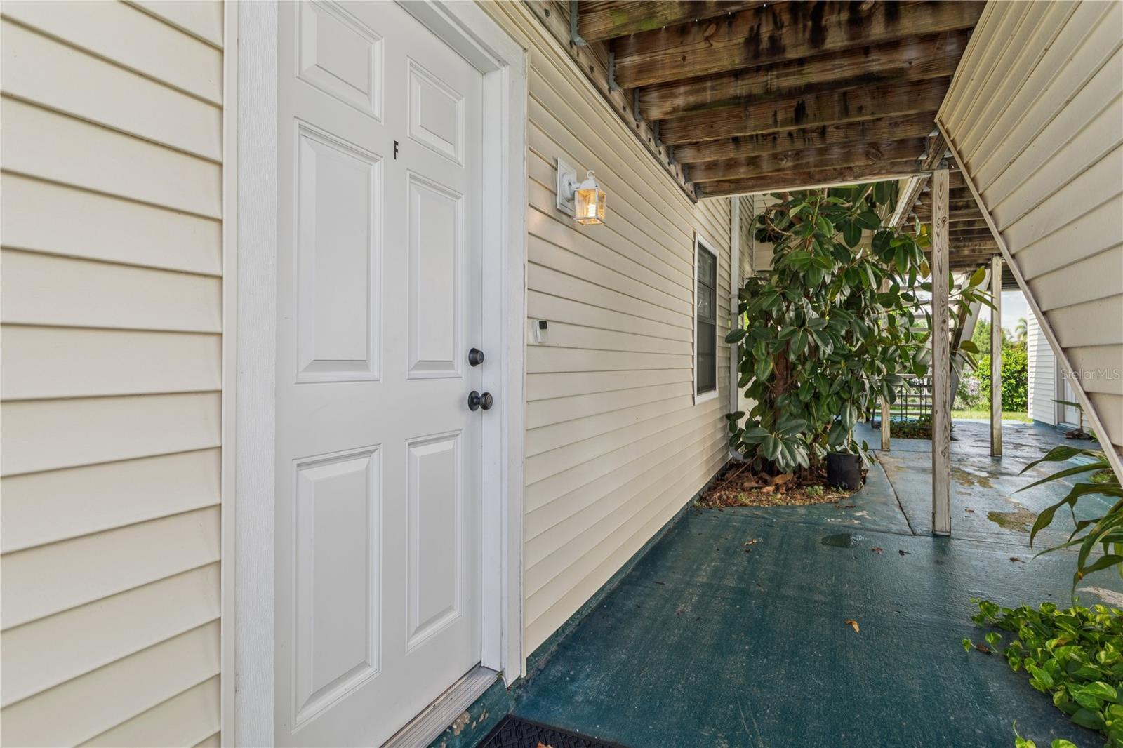 Listing photo id 0 for 138 Hunter Lake Drive F