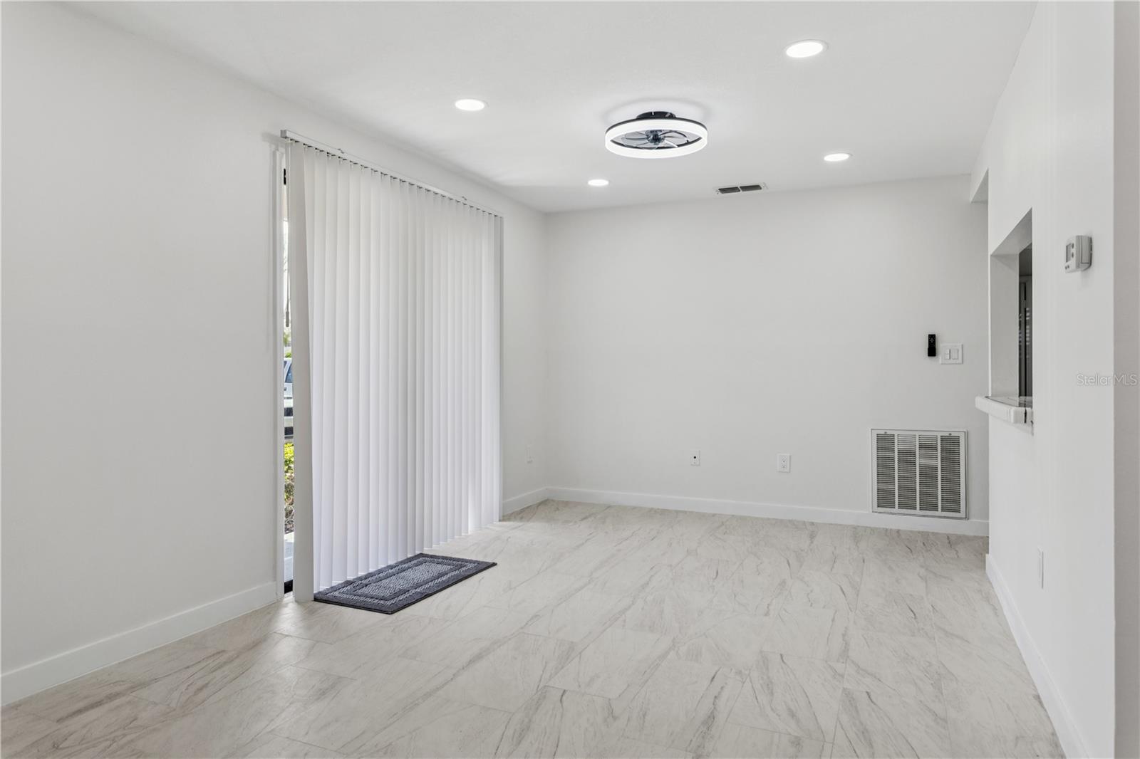 Listing photo id 2 for 138 Hunter Lake Drive F