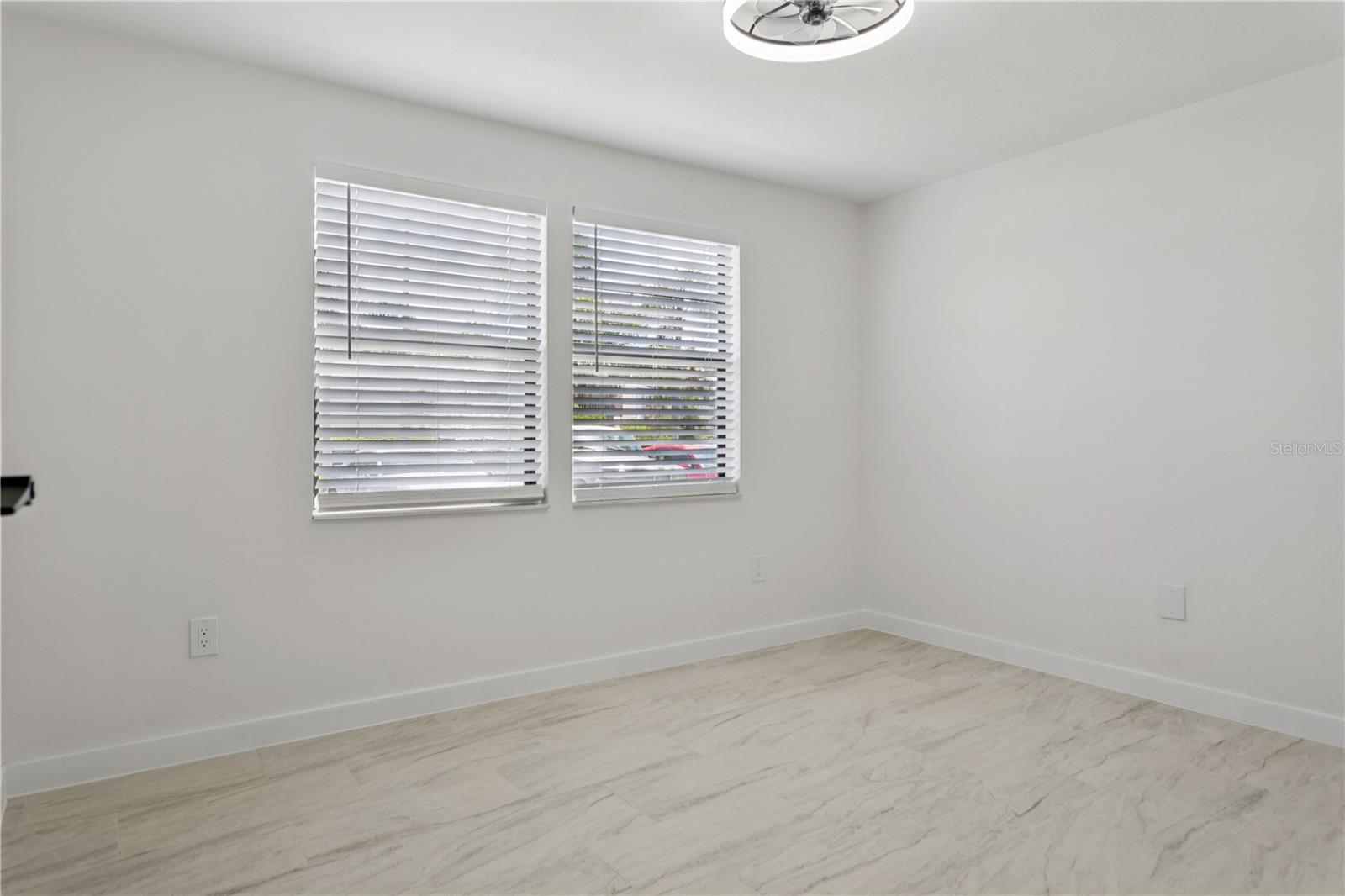 Listing photo id 7 for 138 Hunter Lake Drive F