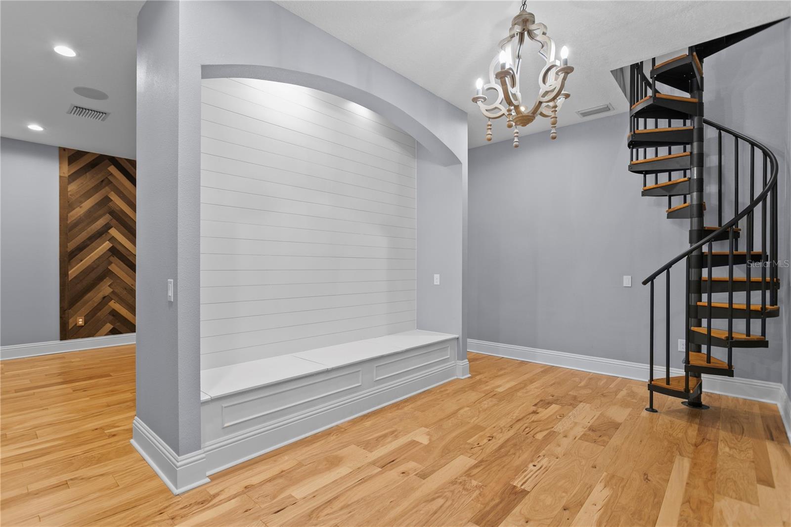 Image 16 of 47 For 32840 3rd Avenue