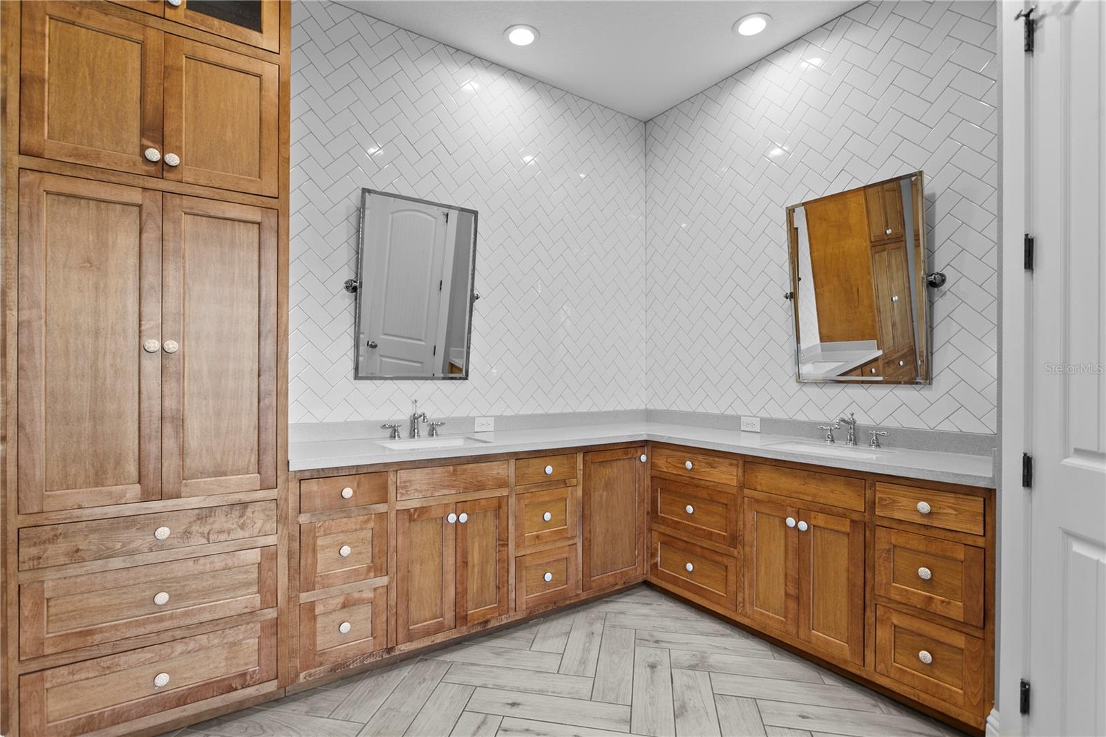 Image 20 of 47 For 32840 3rd Avenue