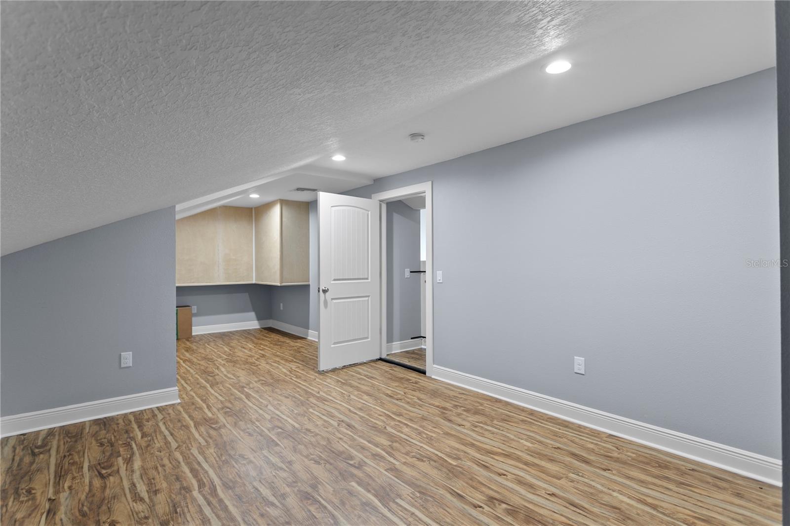 Image 37 of 47 For 32840 3rd Avenue