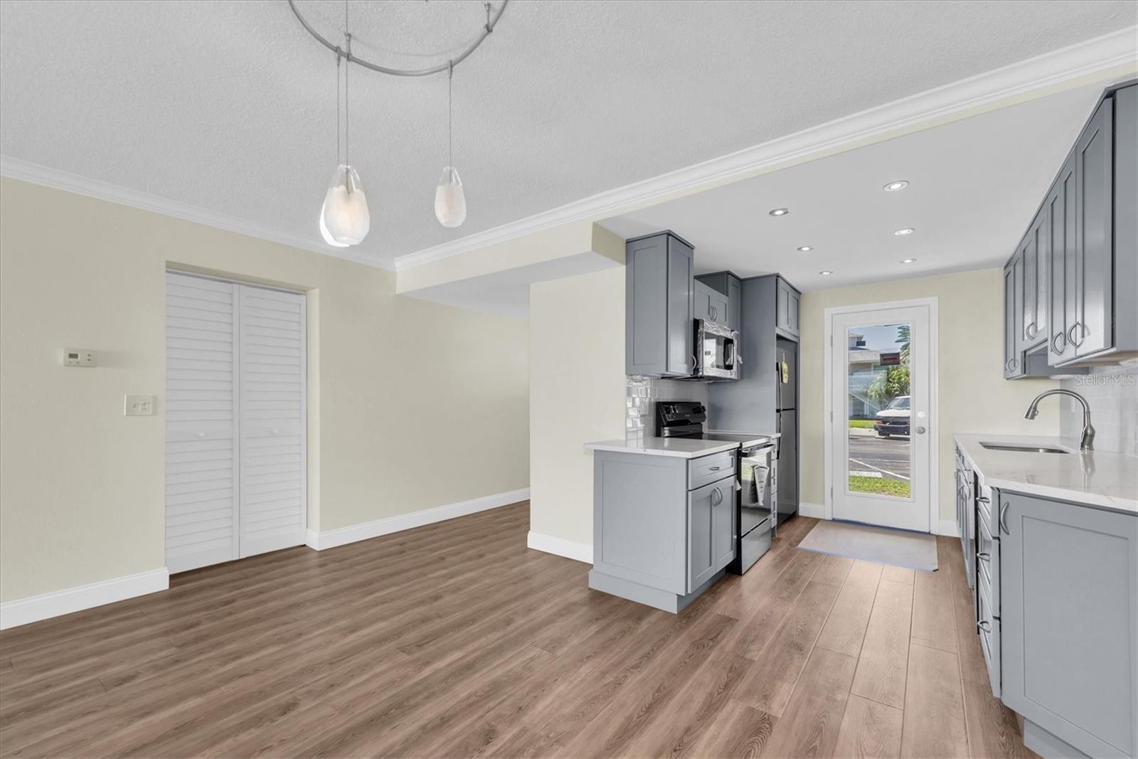 Image 11 of 41 For 280 126th Avenue 103