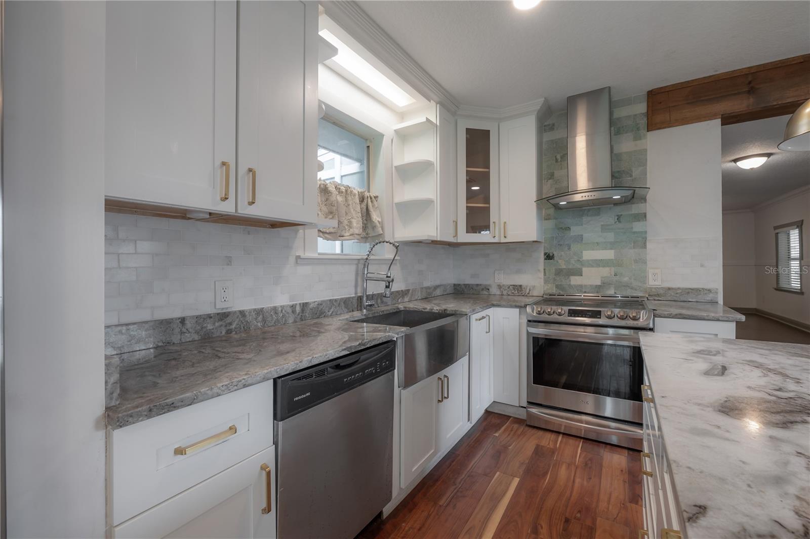 Image 11 of 22 For 3905 Lynn Avenue