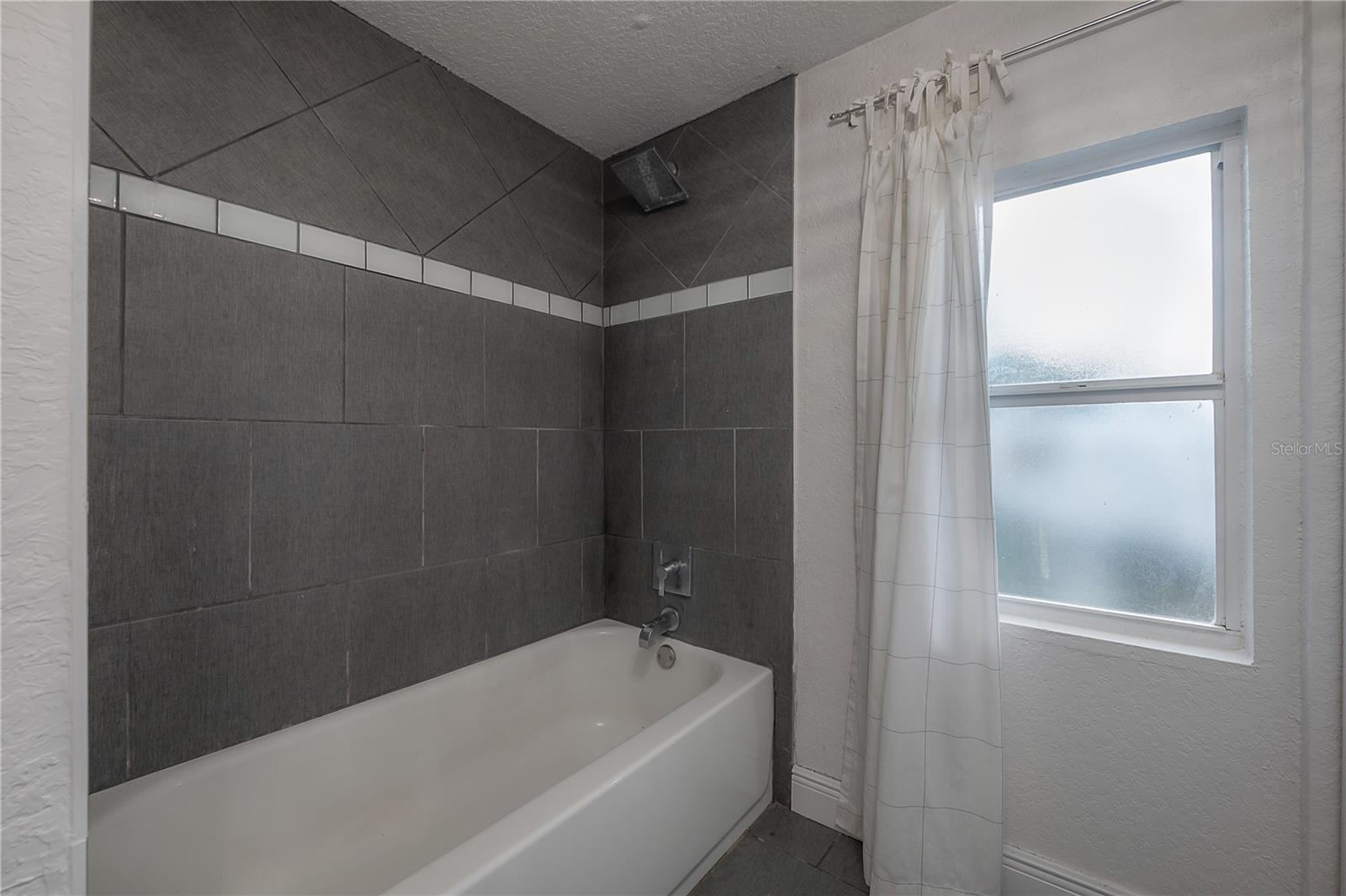 Image 19 of 22 For 3905 Lynn Avenue
