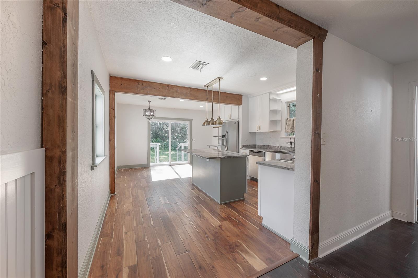 Image 6 of 22 For 3905 Lynn Avenue