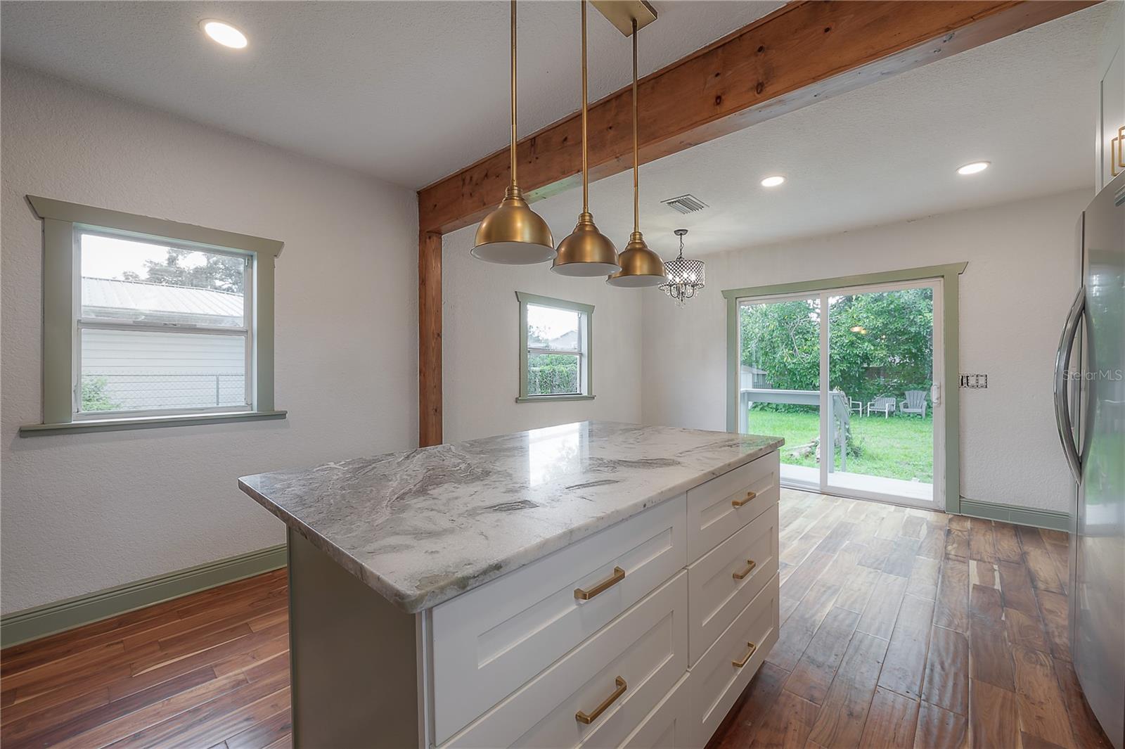 Image 8 of 22 For 3905 Lynn Avenue
