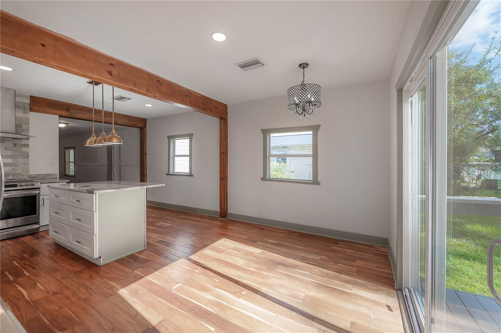 Image 9 of 22 For 3905 Lynn Avenue