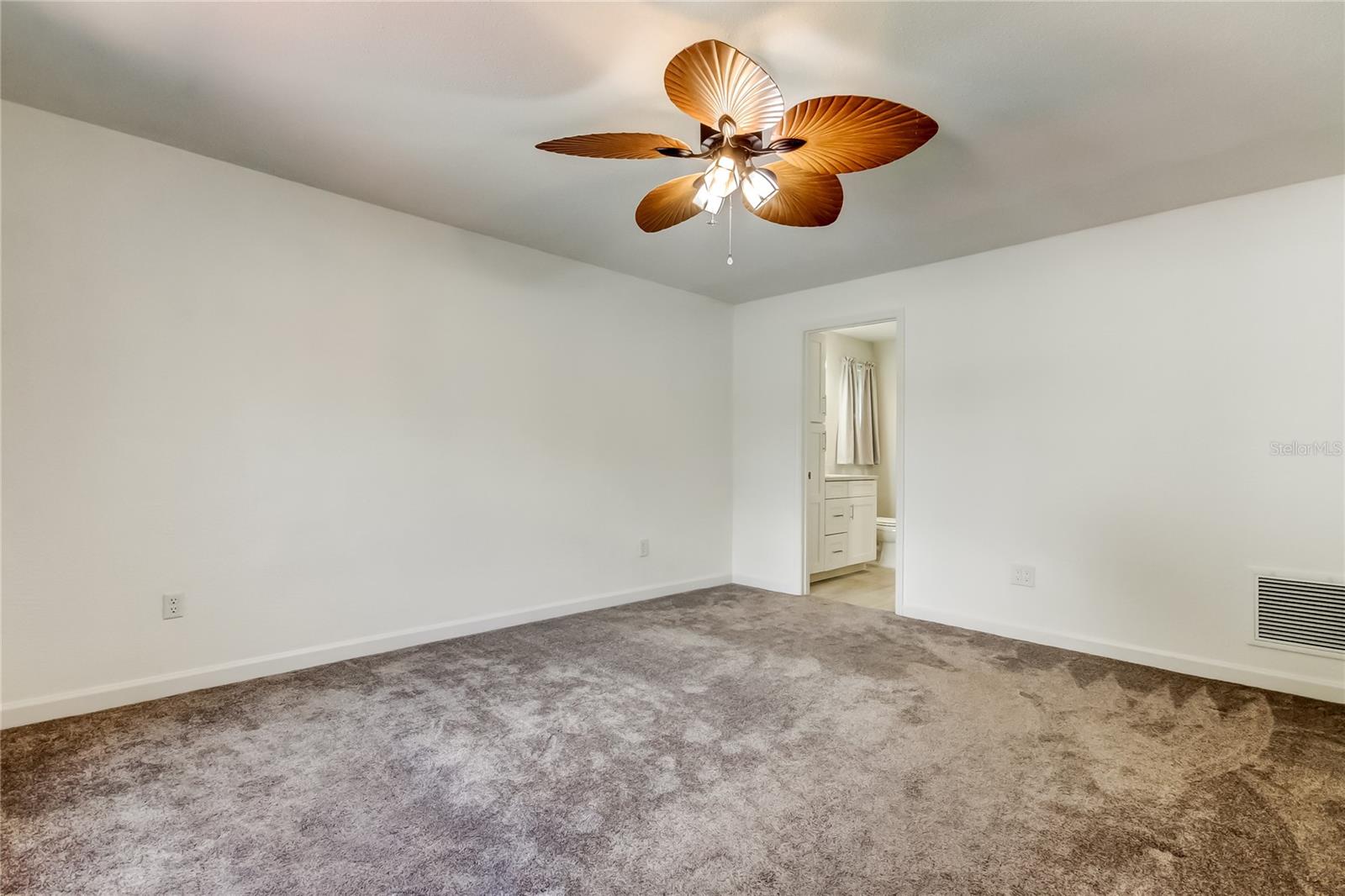Image 18 of 48 For 1688 Eden Court