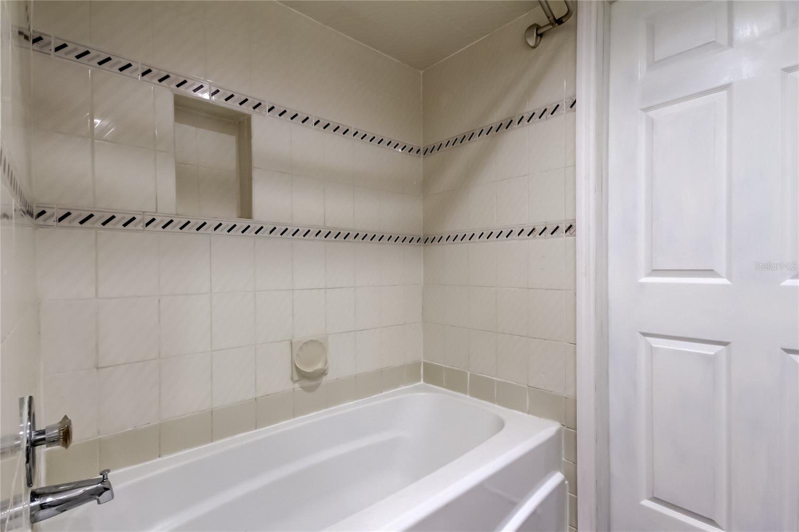 Image 32 of 48 For 1688 Eden Court