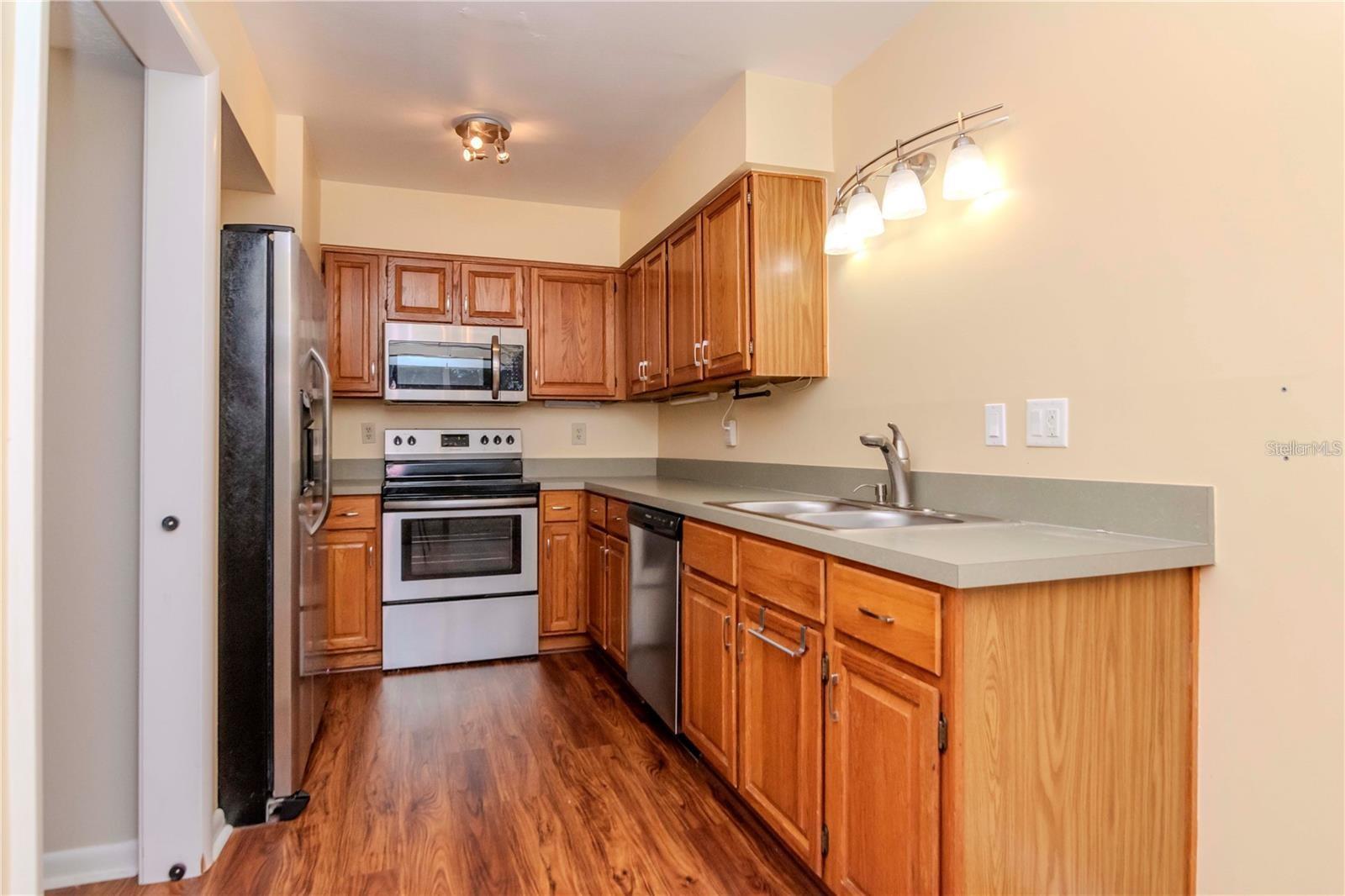 Image 11 of 24 For 8737 Bardmoor Place 101