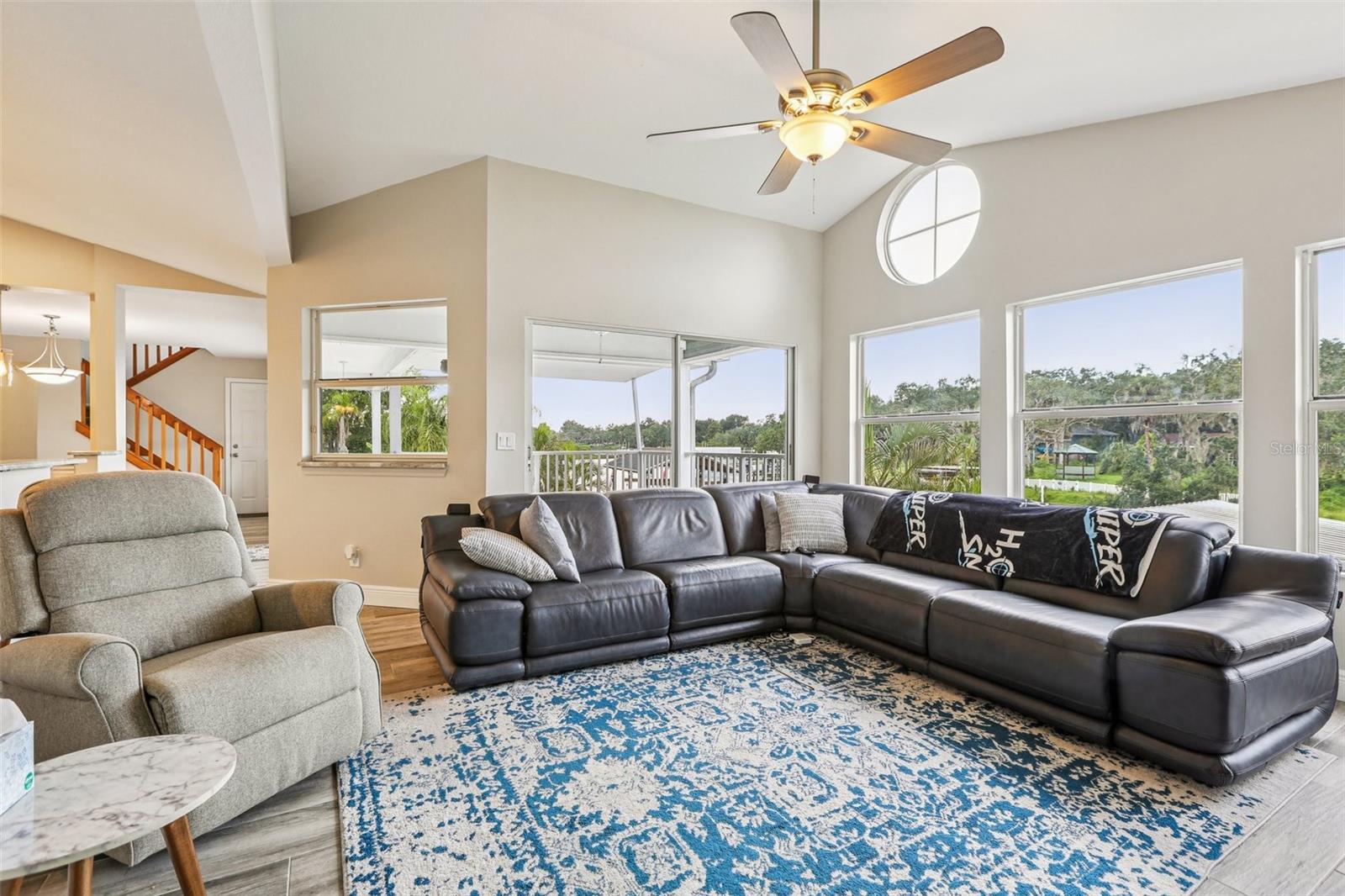 Listing photo id 17 for 9212 River Cove Drive