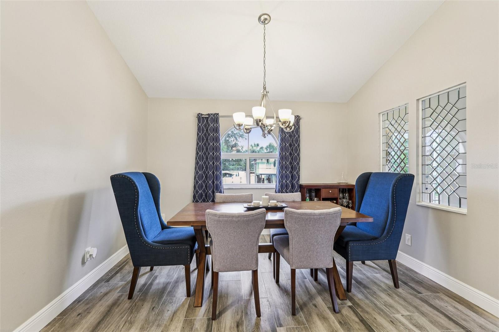 Listing photo id 21 for 9212 River Cove Drive
