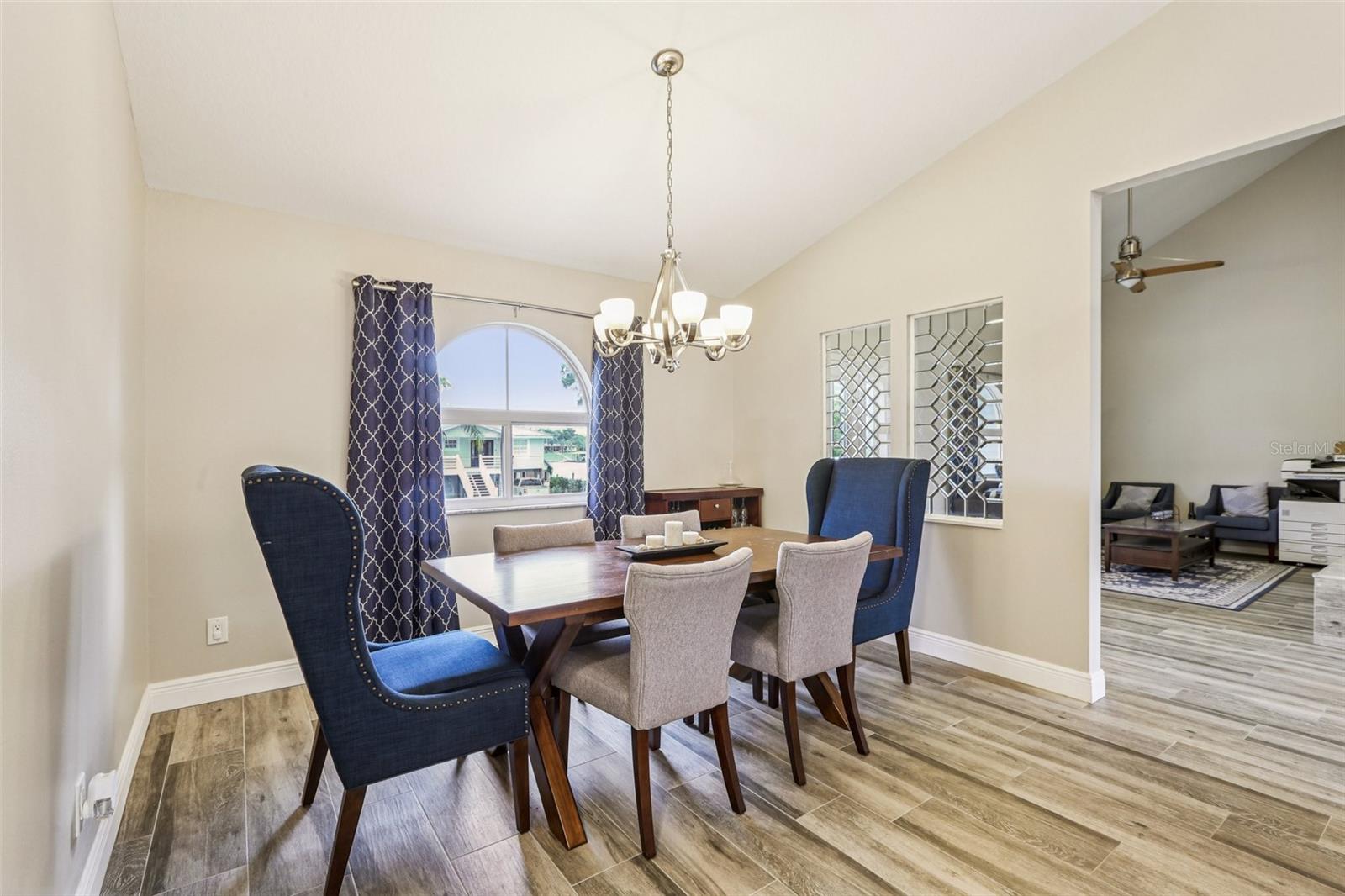 Listing photo id 22 for 9212 River Cove Drive