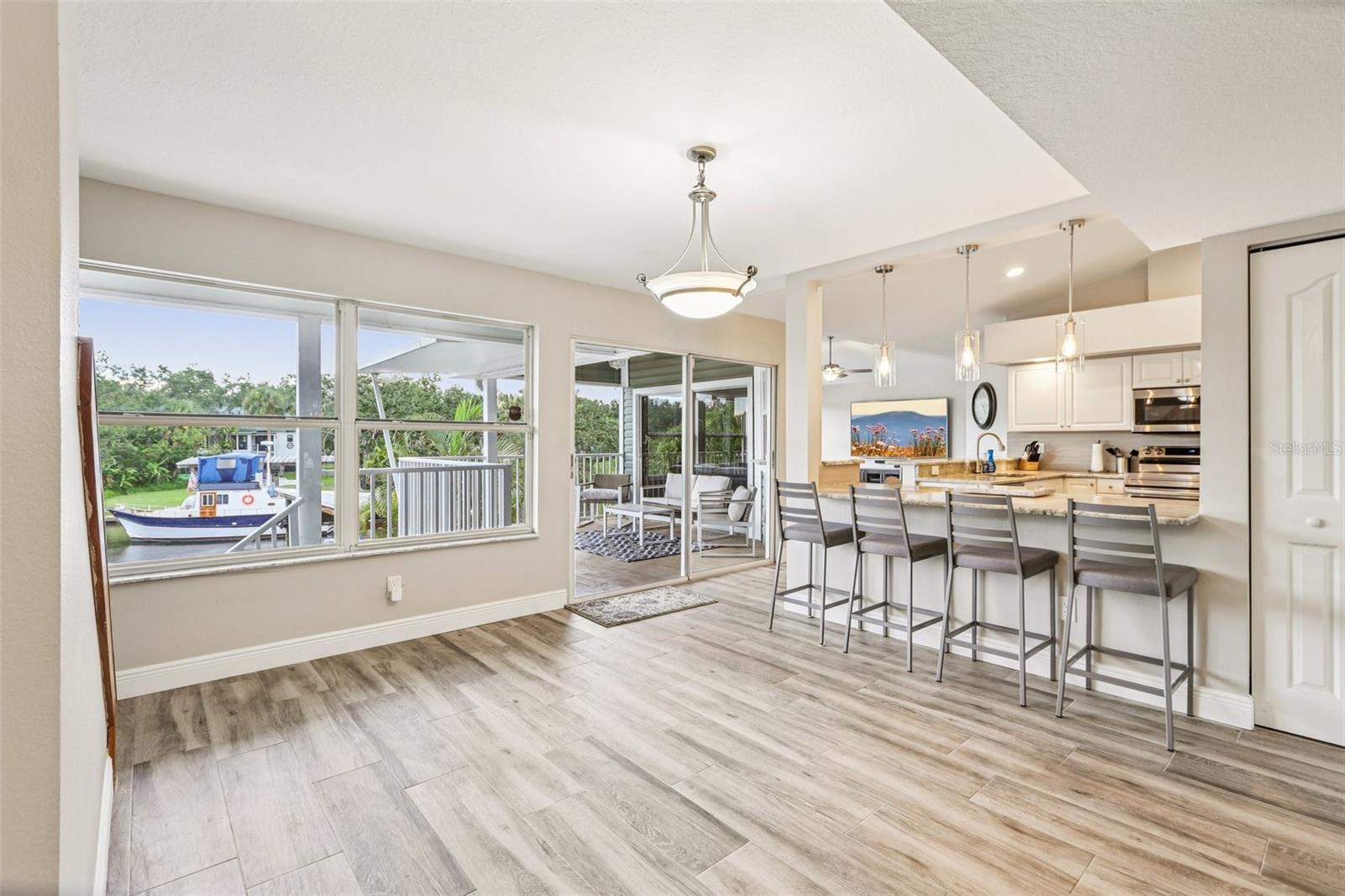 Listing photo id 29 for 9212 River Cove Drive