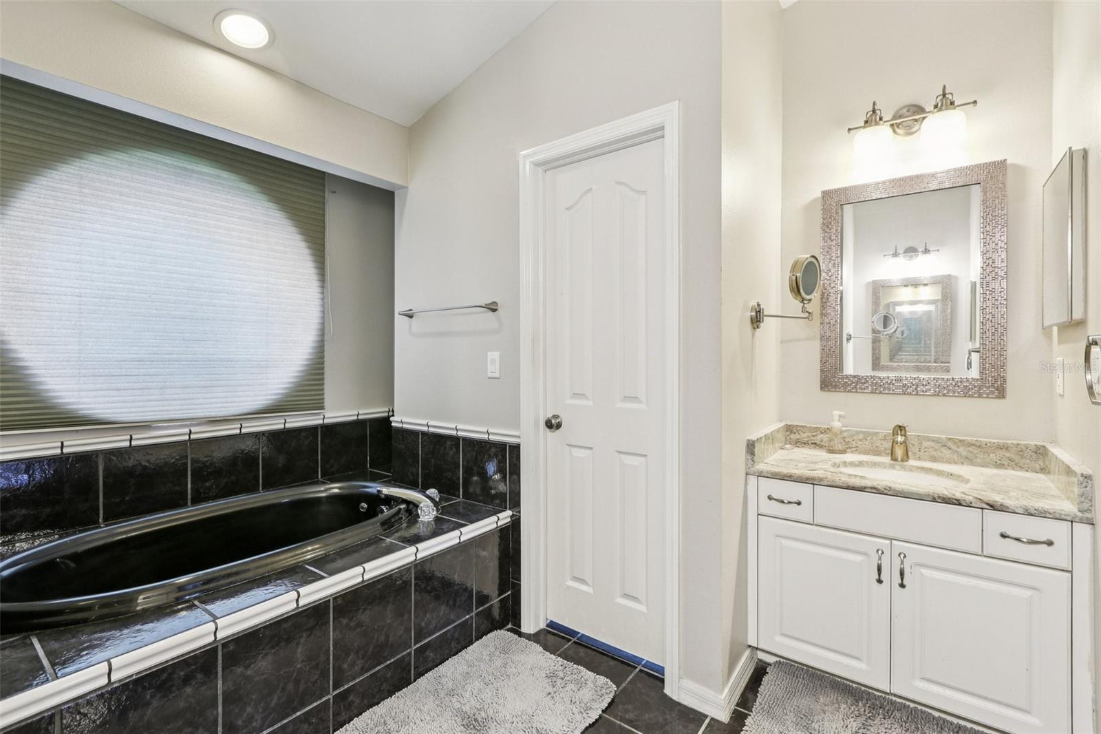Listing photo id 46 for 9212 River Cove Drive