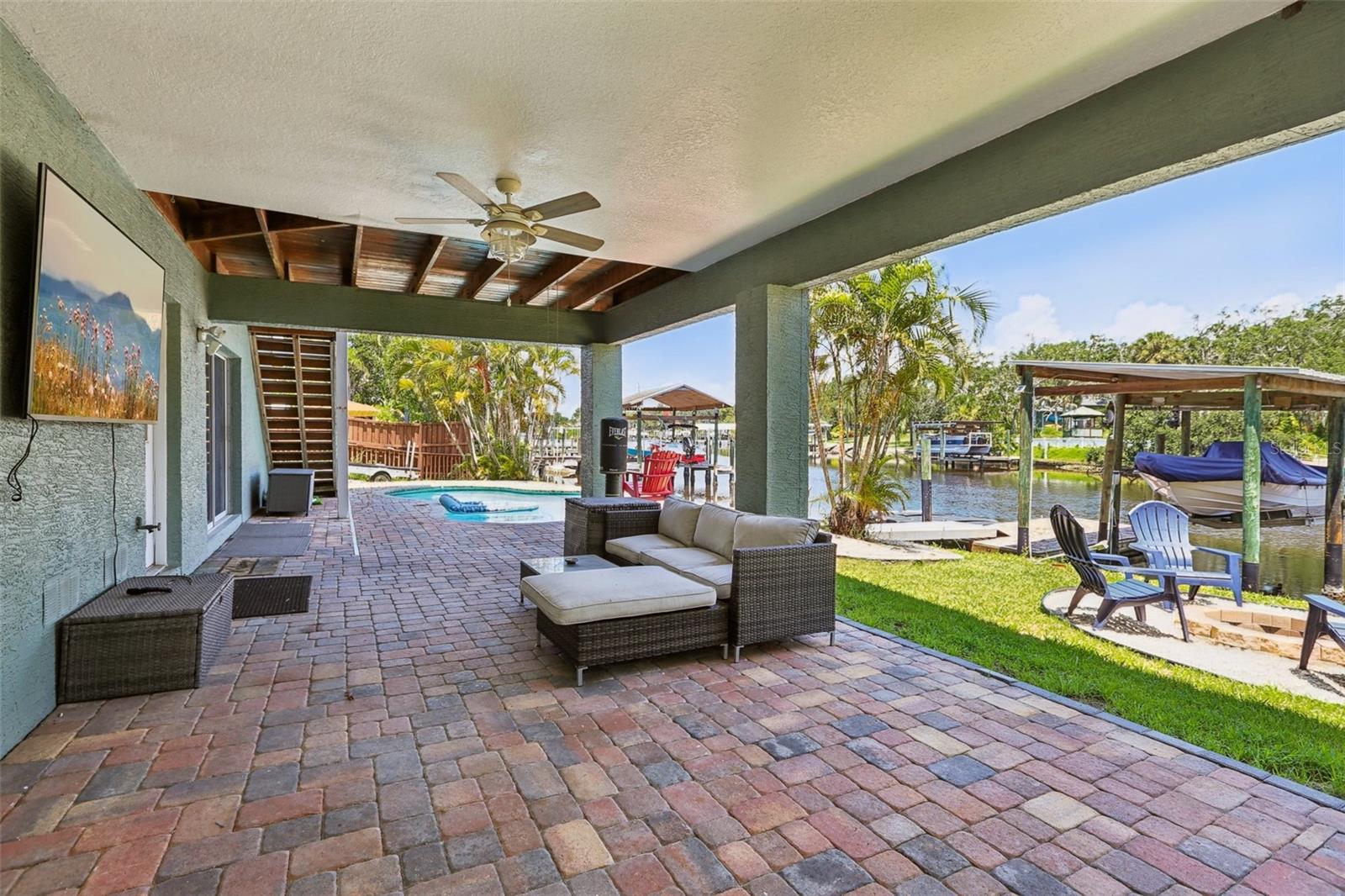 Listing photo id 61 for 9212 River Cove Drive