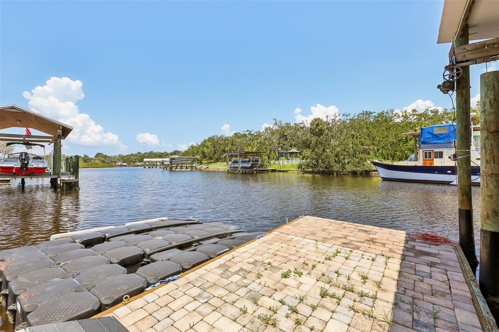 Listing photo id 76 for 9212 River Cove Drive