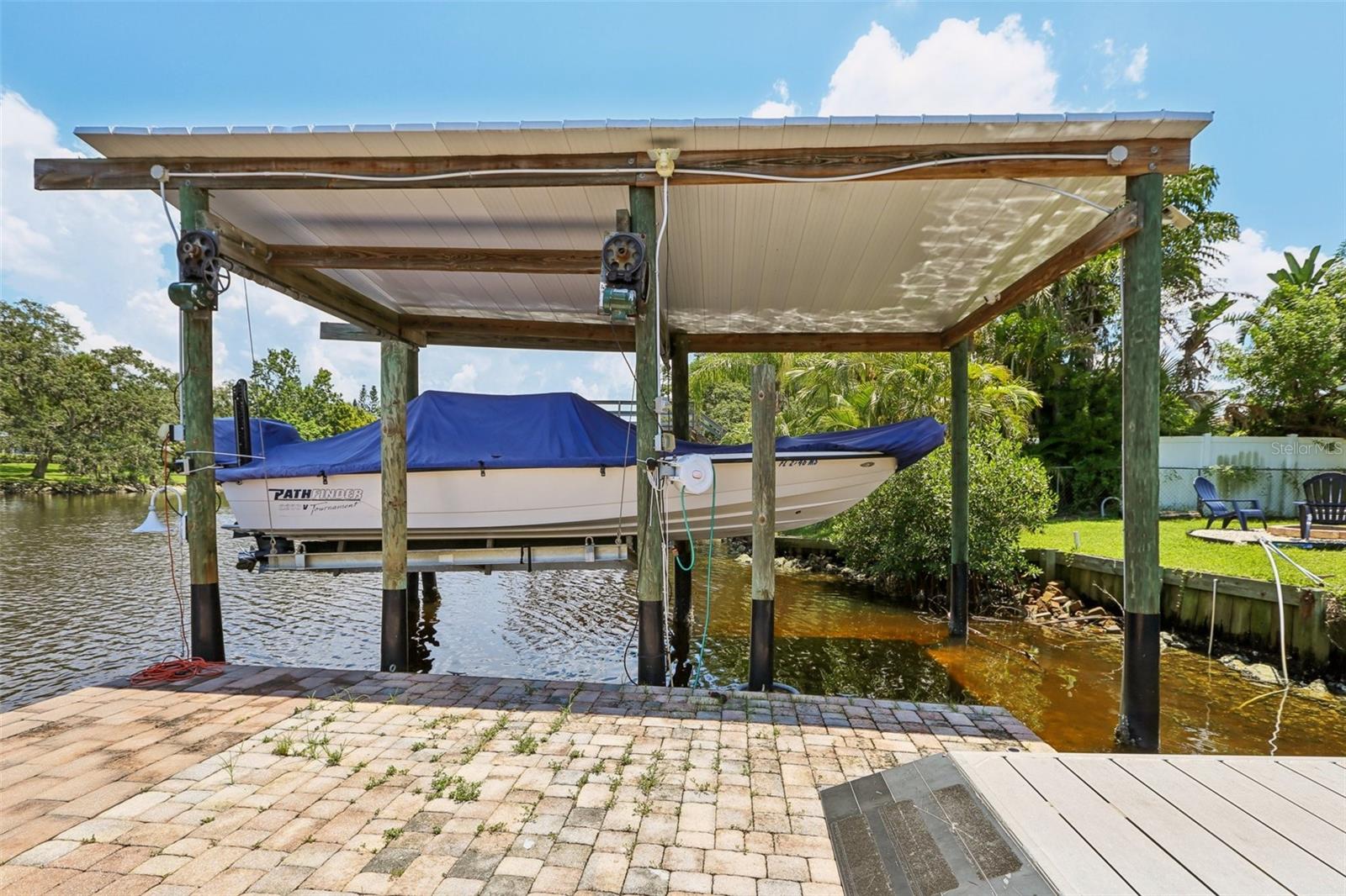 Listing photo id 77 for 9212 River Cove Drive