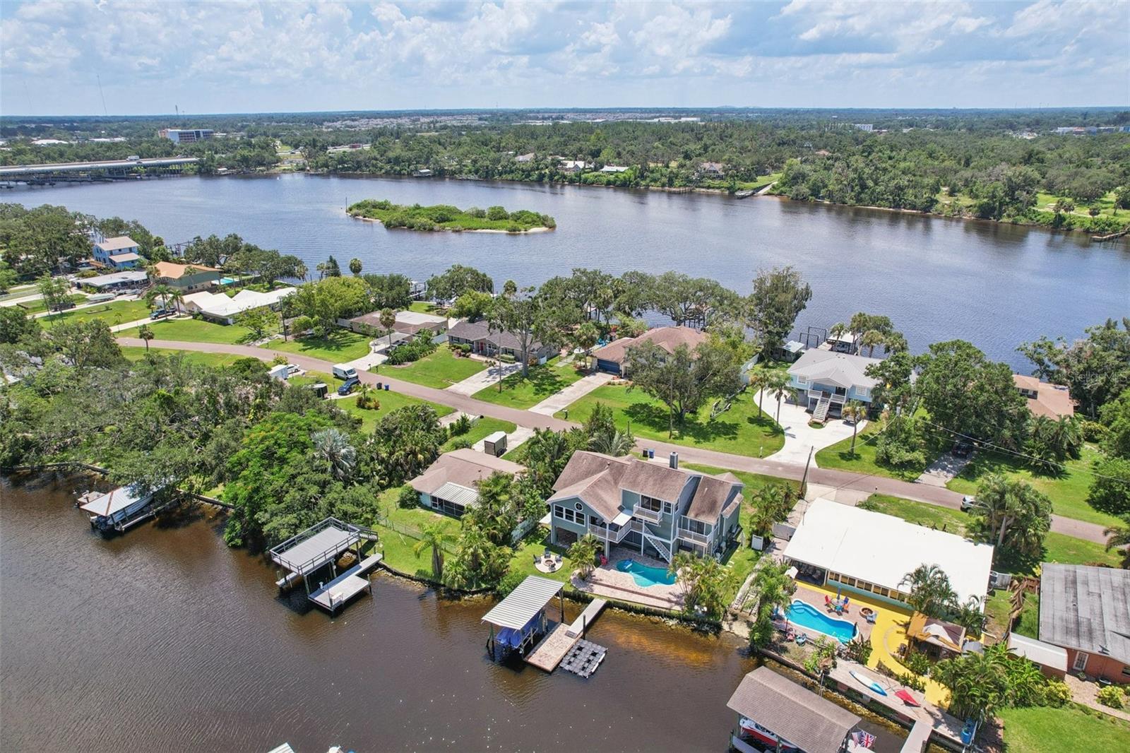 Listing photo id 85 for 9212 River Cove Drive