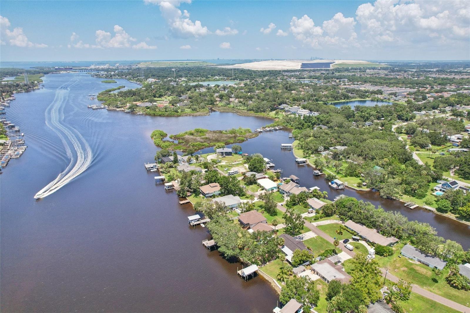 Listing photo id 89 for 9212 River Cove Drive