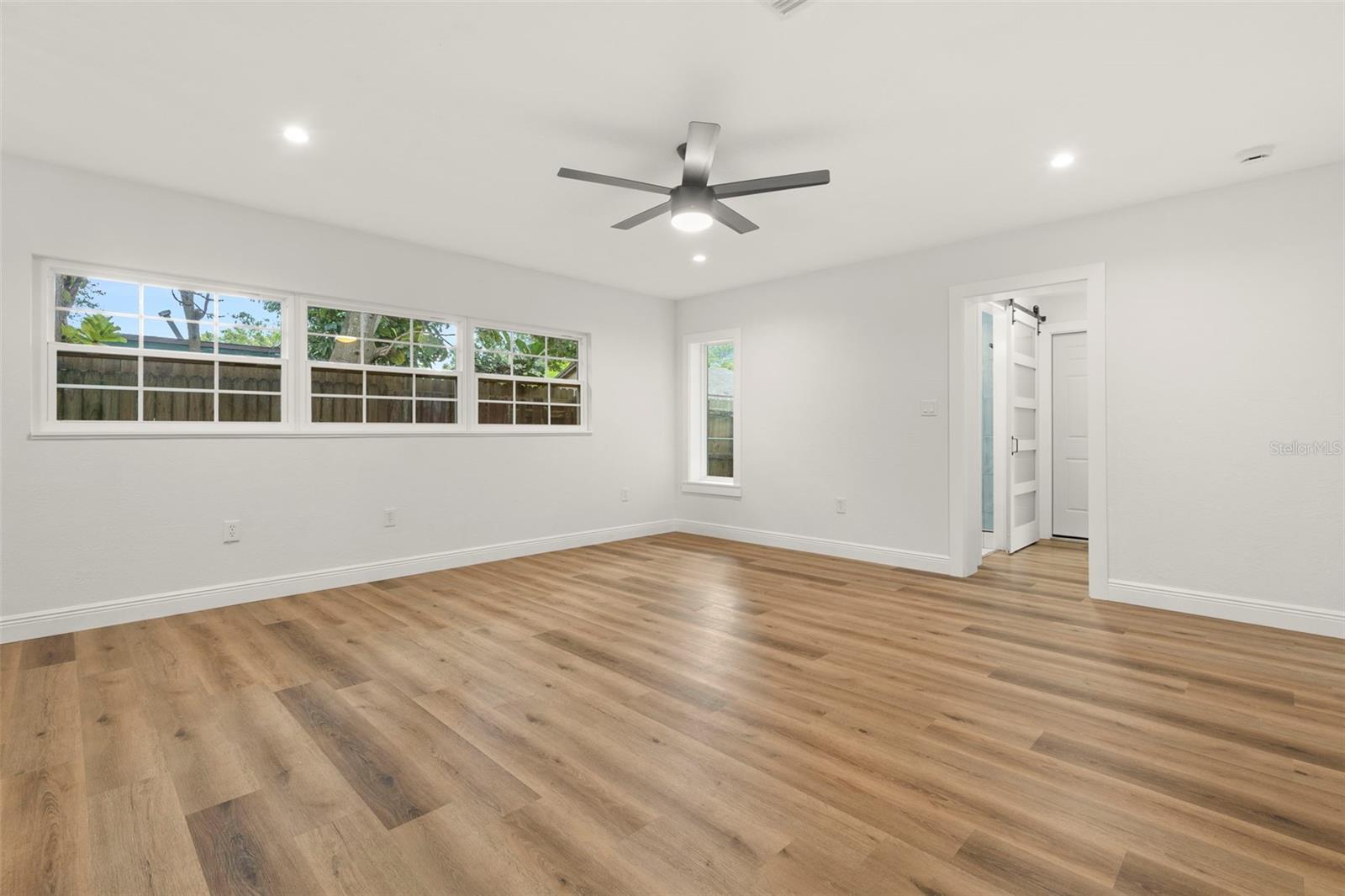 Image 11 of 35 For 2576 39th Avenue N