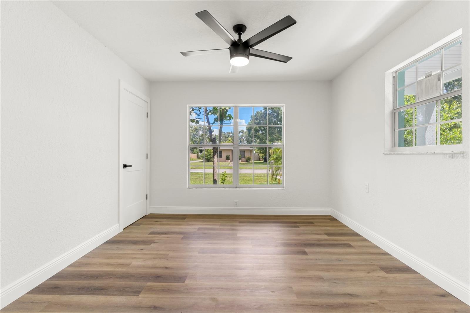 Image 22 of 35 For 2576 39th Avenue N