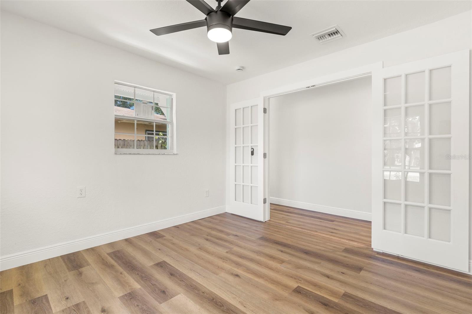 Image 23 of 35 For 2576 39th Avenue N