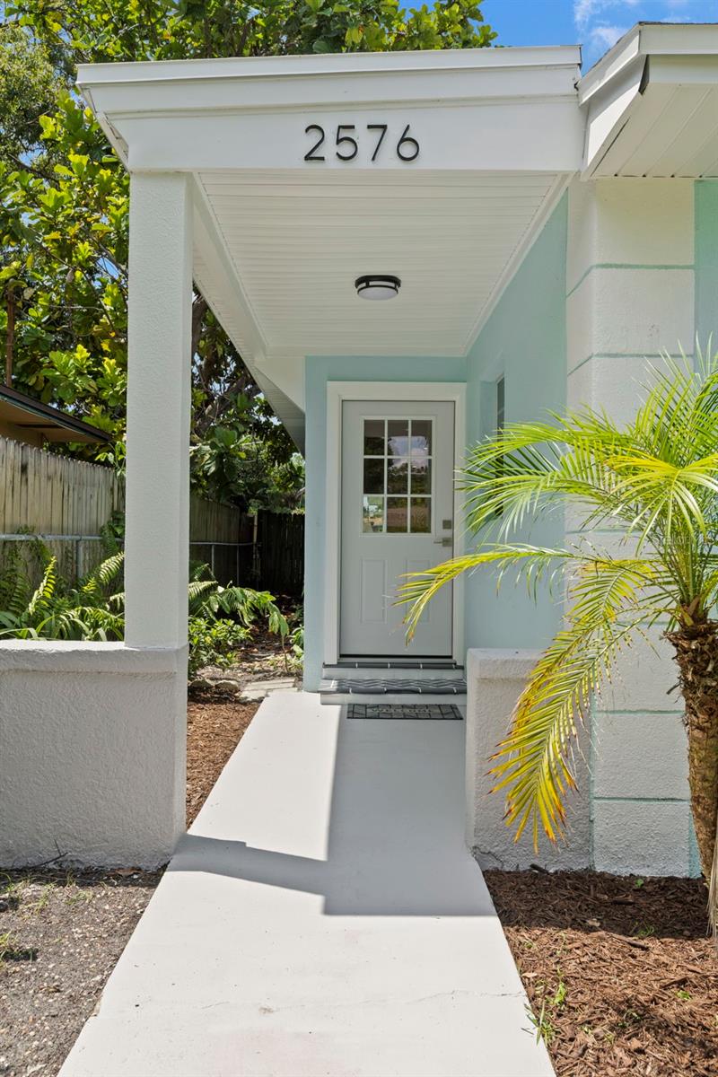 Image 3 of 35 For 2576 39th Avenue N