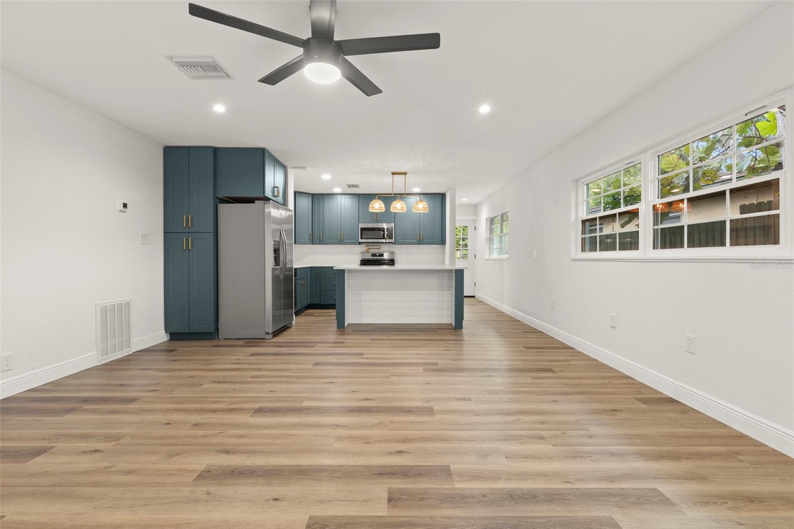 Image 6 of 35 For 2576 39th Avenue N