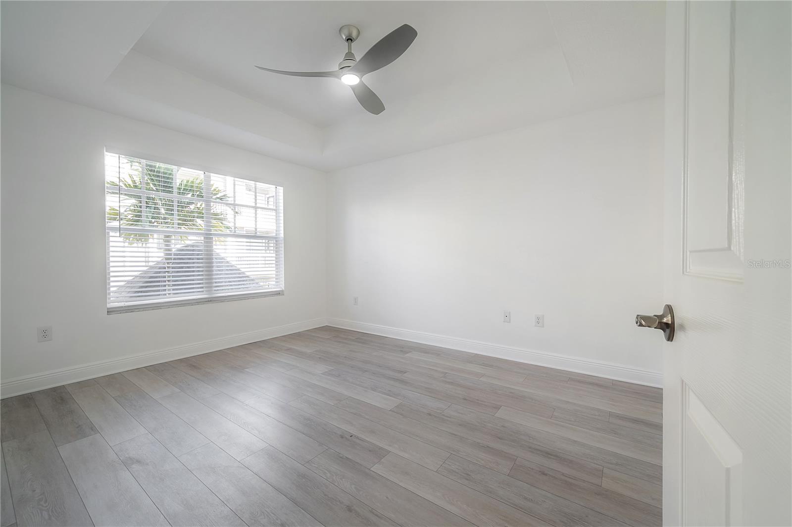 Image 14 of 45 For 800 Dakota Avenue 327