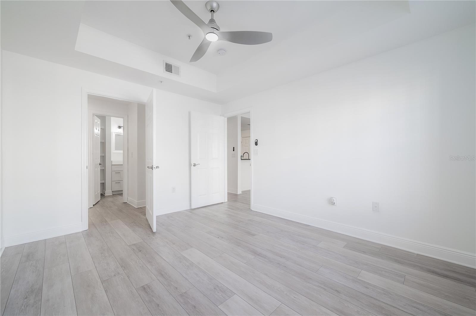 Image 15 of 45 For 800 Dakota Avenue 327
