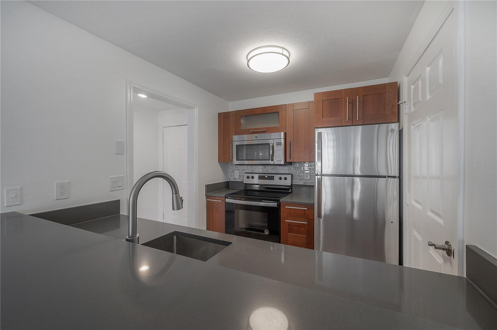 Image 8 of 45 For 800 Dakota Avenue 327