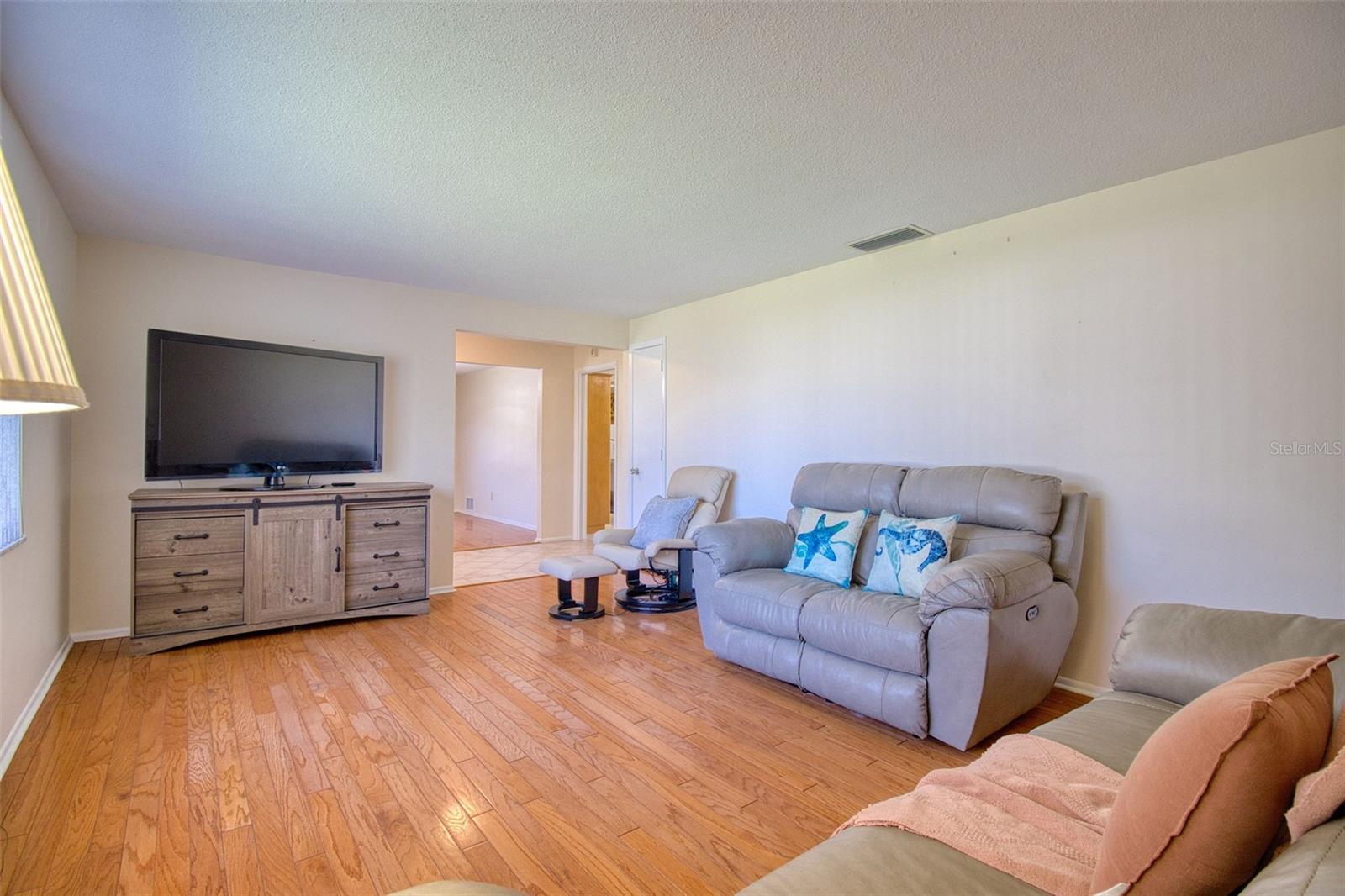 Image 11 of 38 For 1837 Princeton Drive