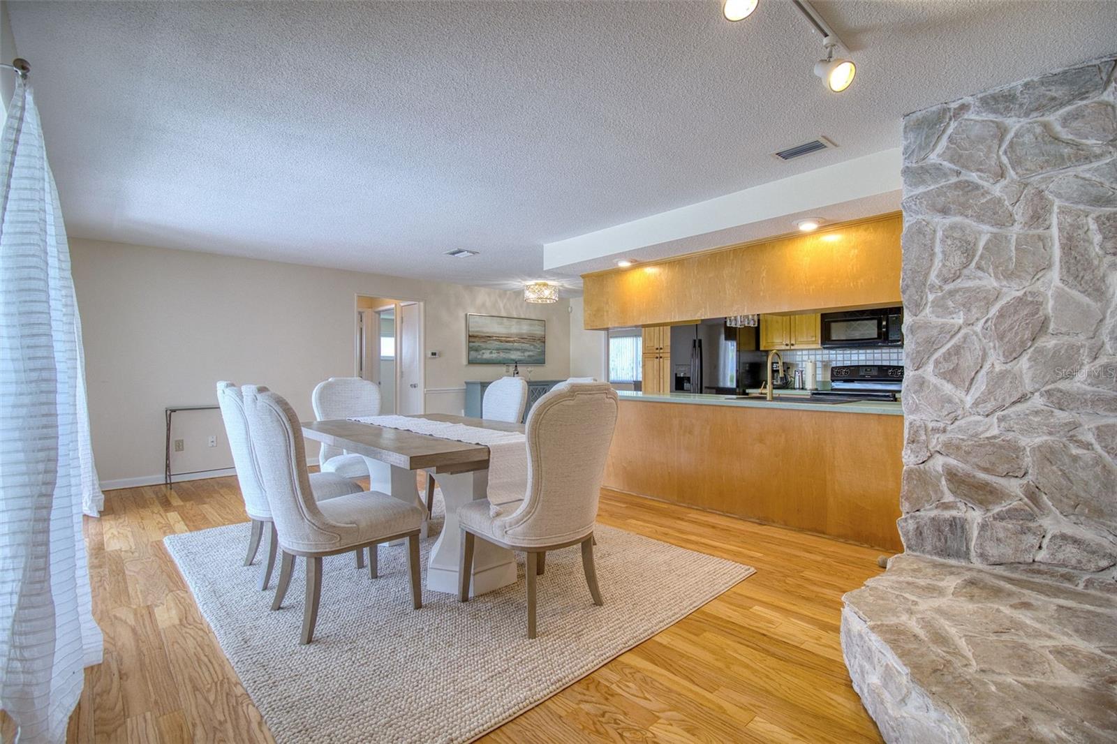 Image 18 of 38 For 1837 Princeton Drive