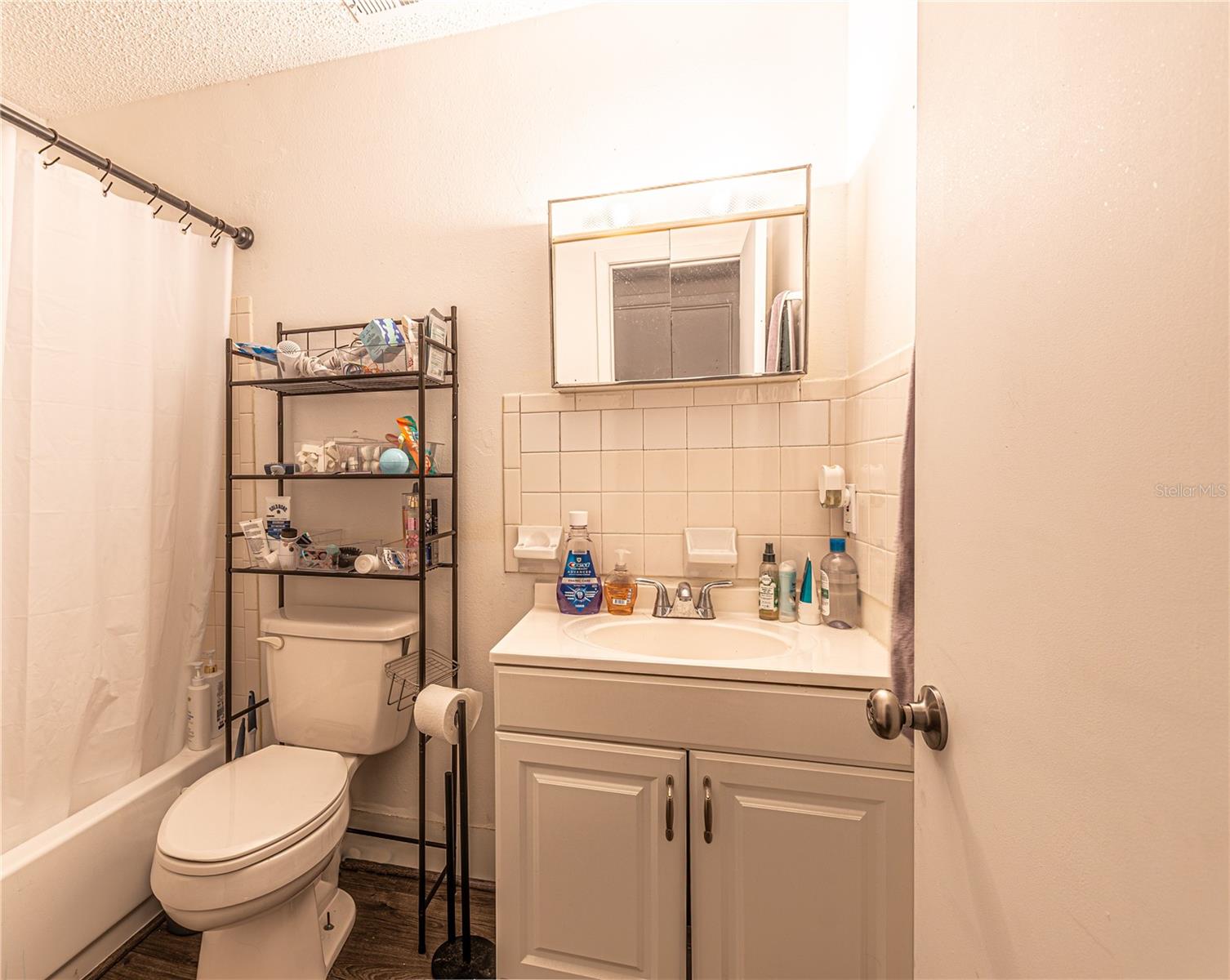 Listing photo id 27 for 4753 6th Street