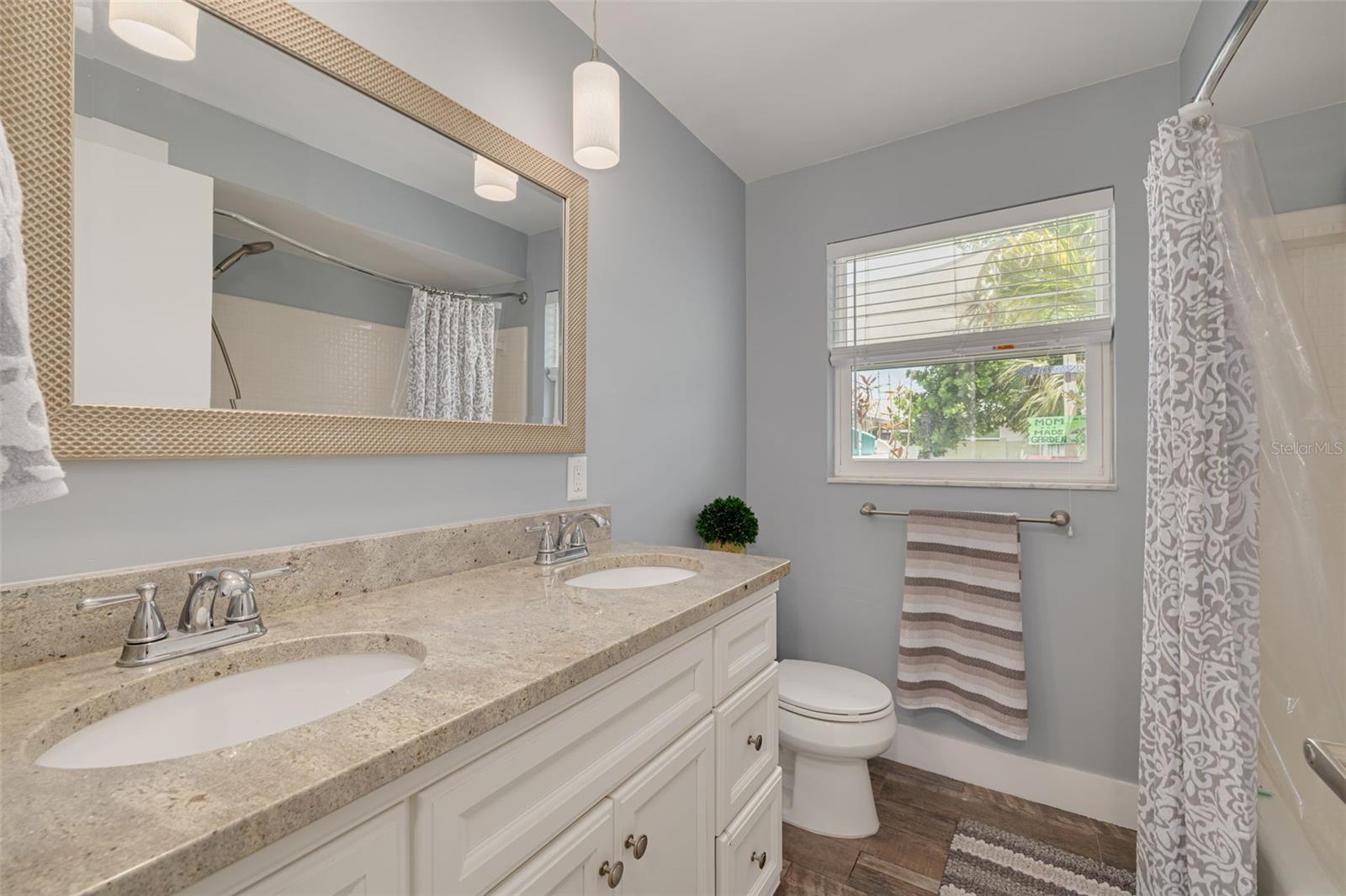 Image 22 of 27 For 11617 79th Avenue